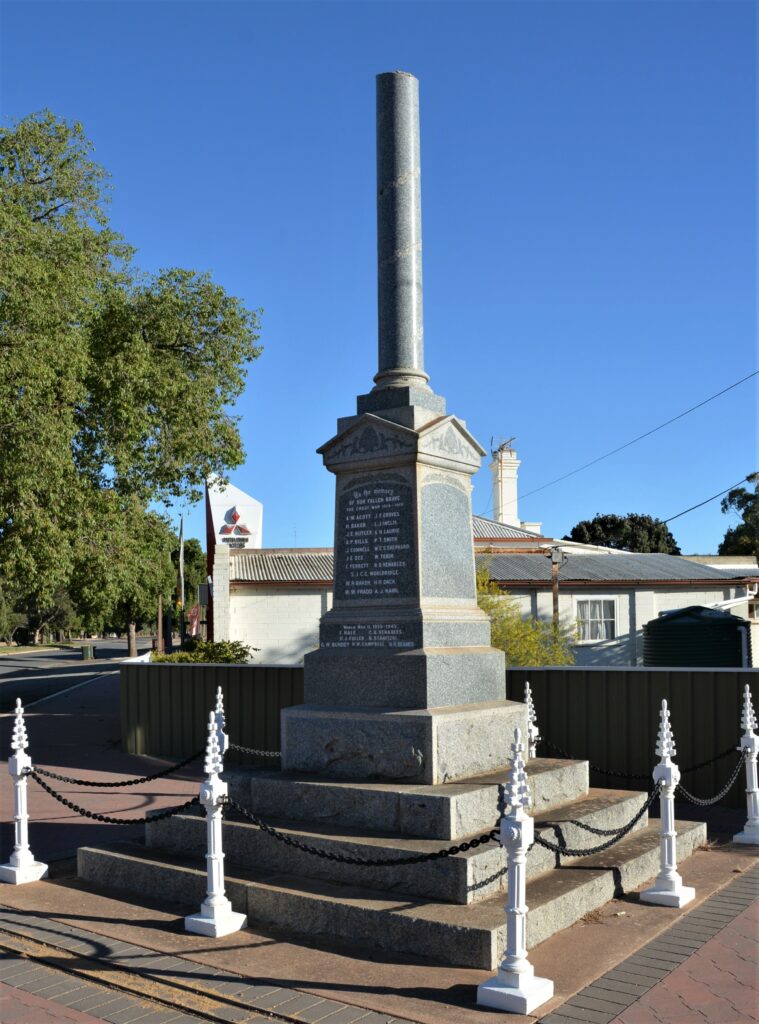 528386677Laura War Memorial