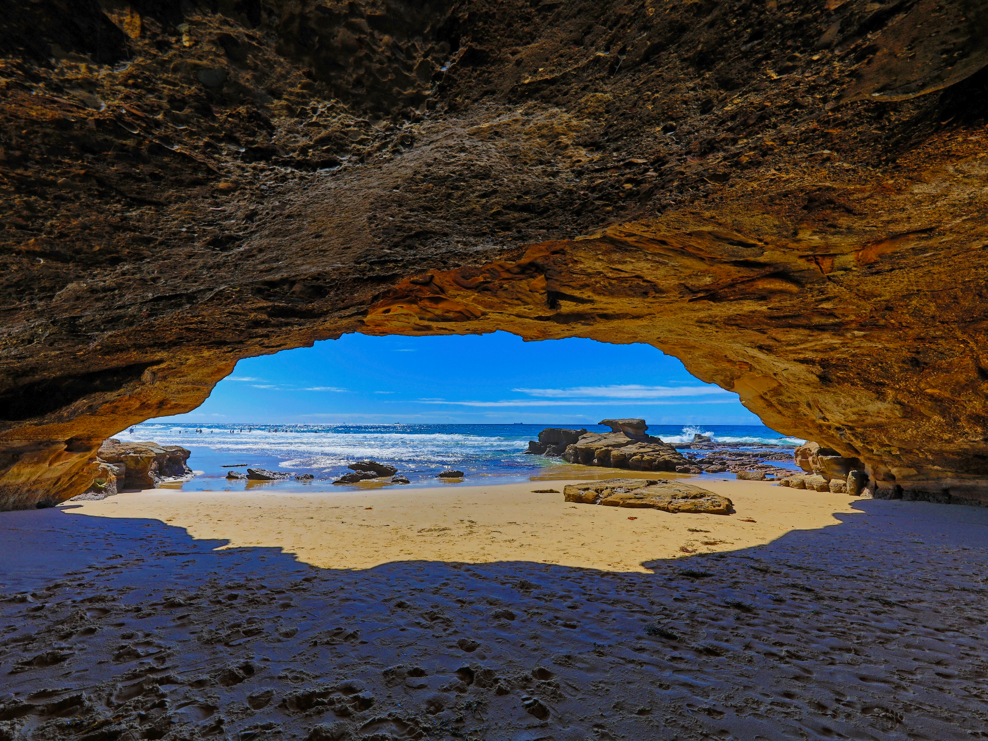 Caves Beach