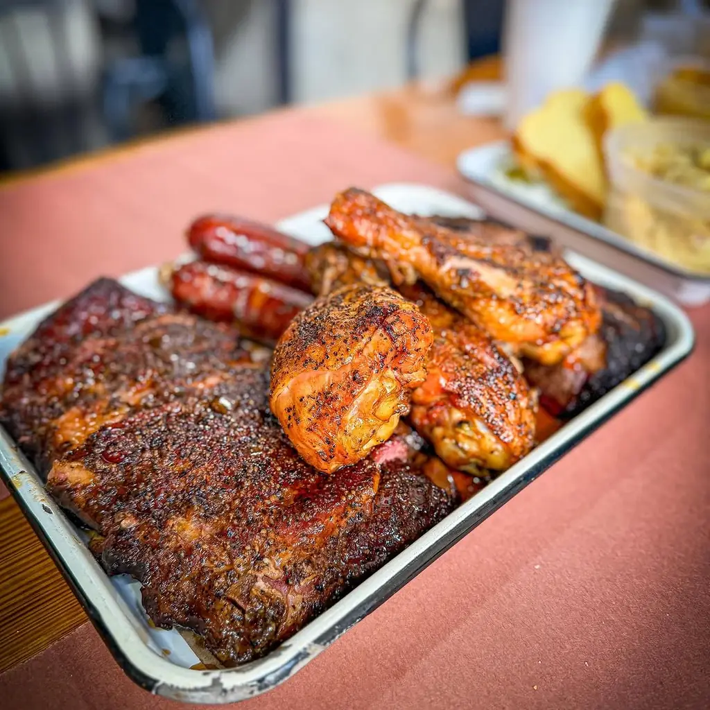 Burnt Bean Co. barbecue food, photo credited to @burntbeanco on Instagram.