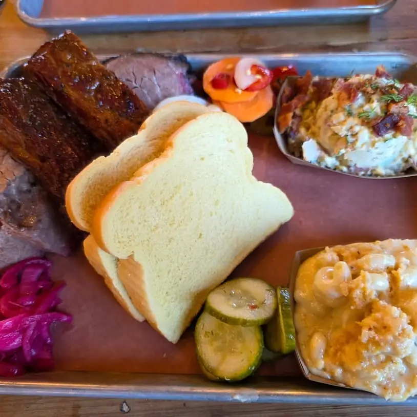 Truth Barbeque barbecue food, photo credited to @thebeerbuddha on Instagram.