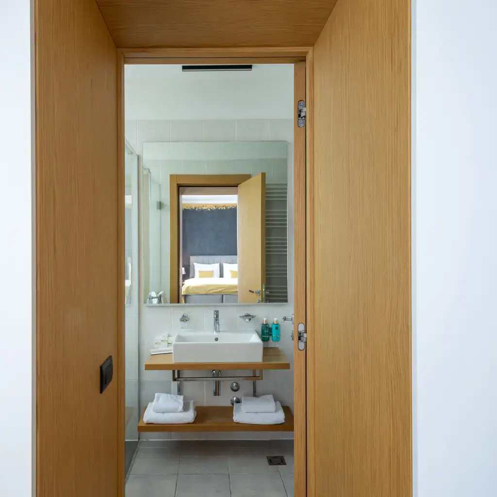 14. The Bathroom Has No Useful Photo