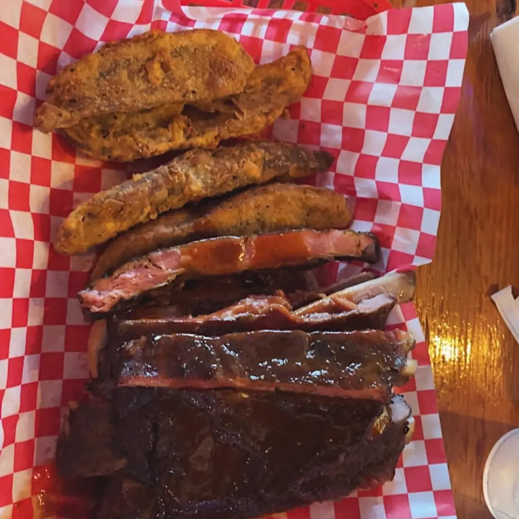 B.B.'s Lawnside BarB-Q, Kansas City, Missouri, photo credited to @hphcollective on Instagram.