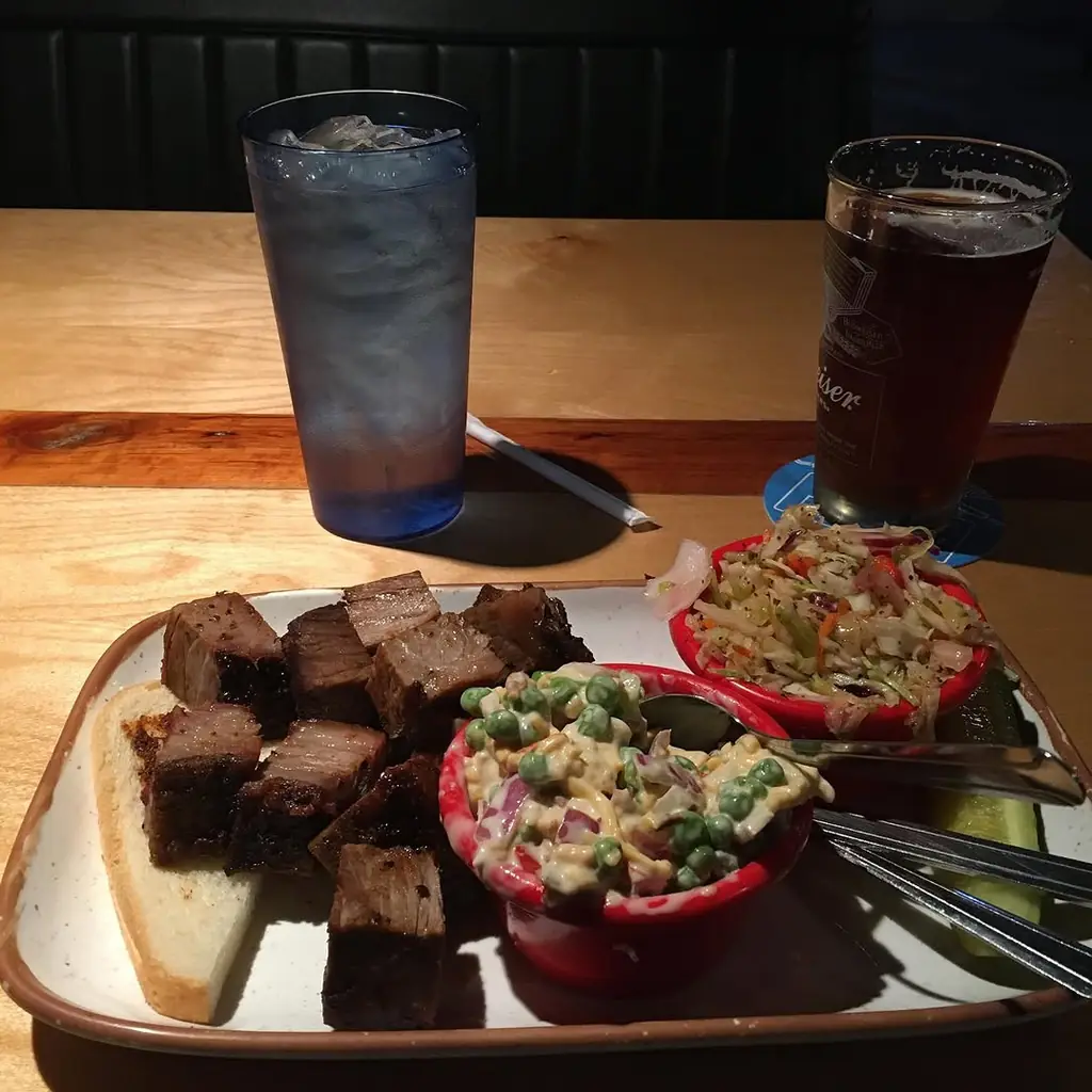 A Little BBQ Joint, Independence, photo credited to @redislandrover on Instagram.