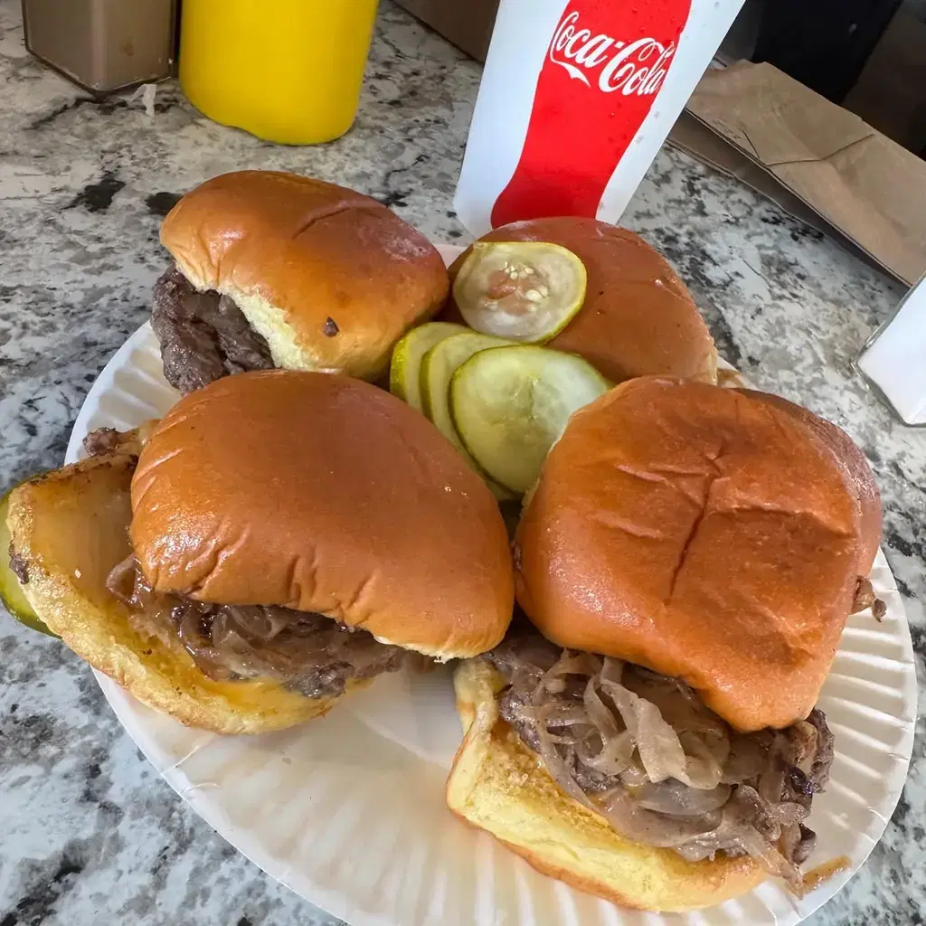 White Manna, Hackensack, photo credited to @tonymangia on Instagram.