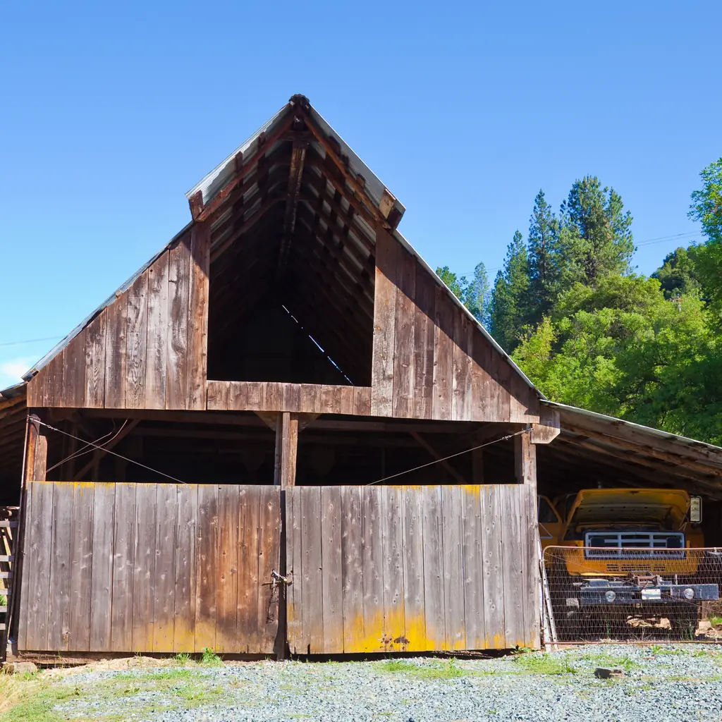 An old wooden barn in Sutter Creek, California.